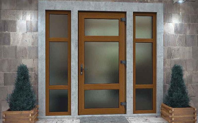 Пластиковые входные двери со стеклом как выбрать правильные