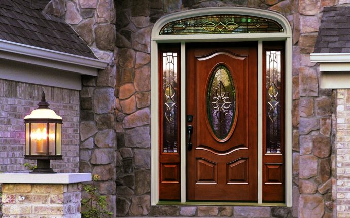 Входные двери из дерева, алюминия, пластика и стеклокомпозита