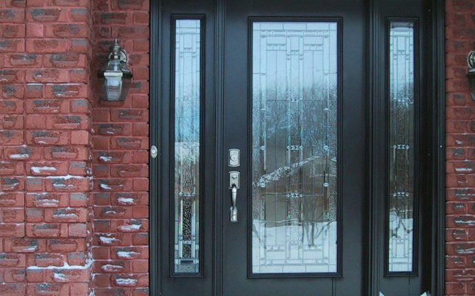 Входные стеклянные двери для коттеджа, частного дома