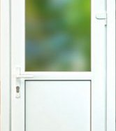 С половиной остекления