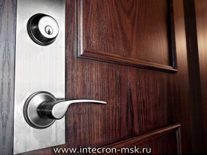 Стальная дверь в квартиру